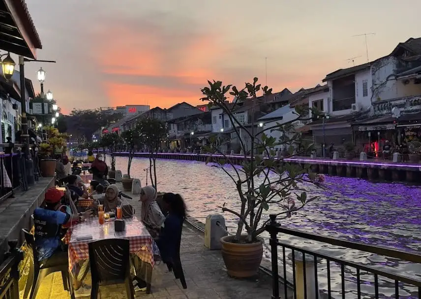 dinner next to malacca river