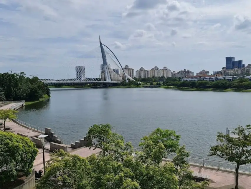 Seri Wawasan Bridge at day time