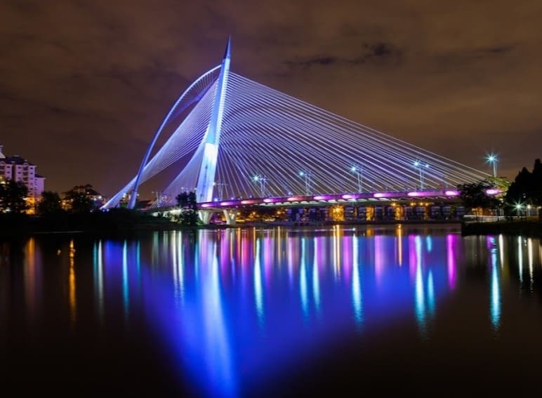 Seri Wawasan Bridge from far