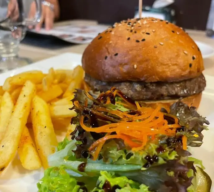 burger from 17 Hills Restaurant western food in pj petaling jaya