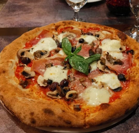 classic italian pizza of Goodfellas Wood Oven Pizza