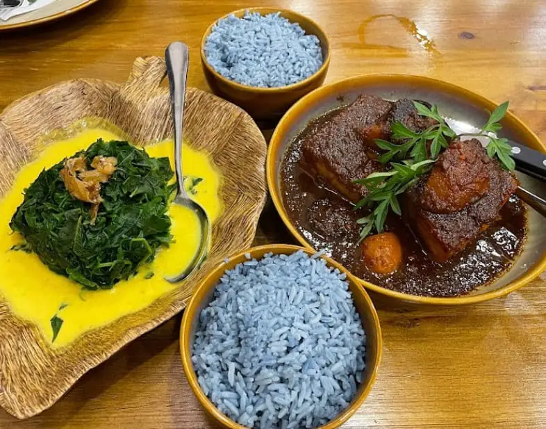 curry vegie and pork pong teh from The KamCheng 感情 nyonya restaurant melaka