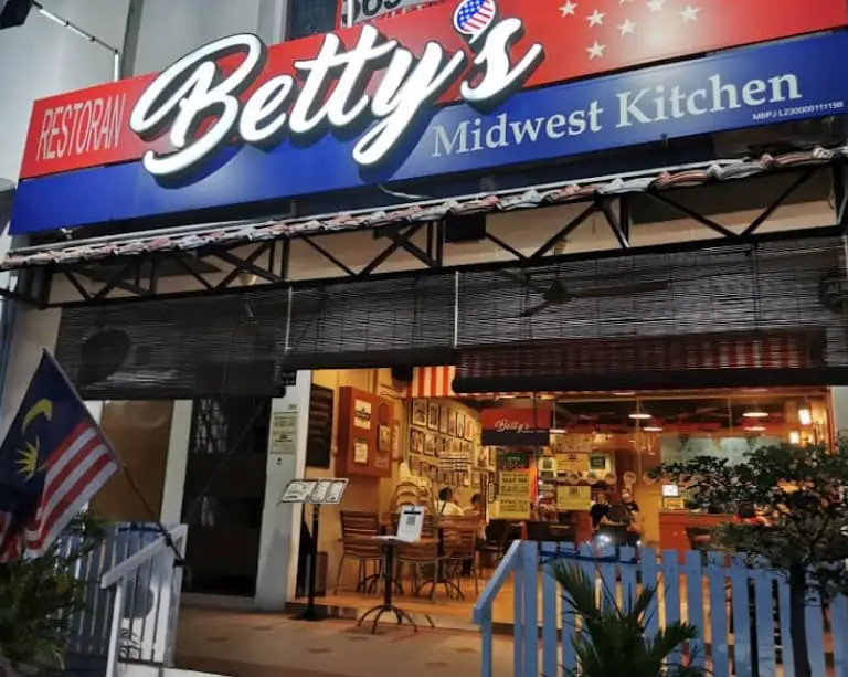 facade of Betty's Midwest Kitchen western food in PJ