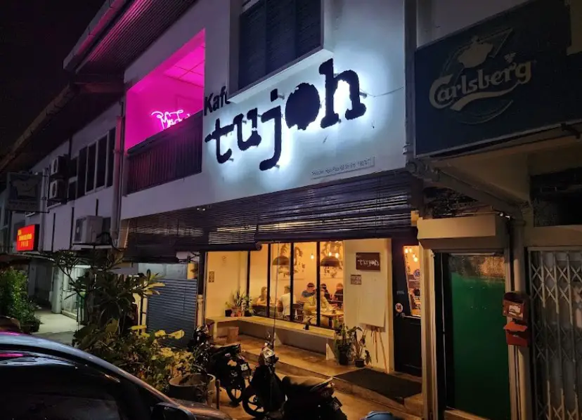 front side of Cafe Tujoh at petaling jaya