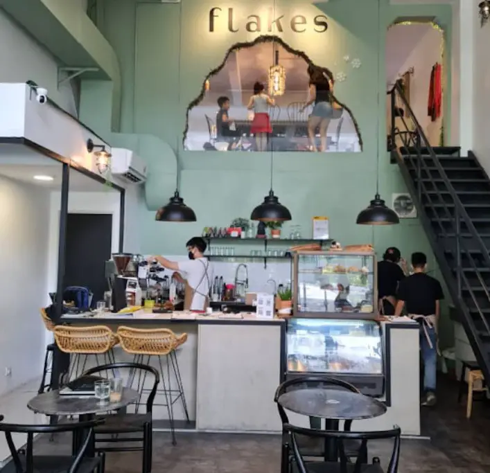 inside Flakes cafe in pj