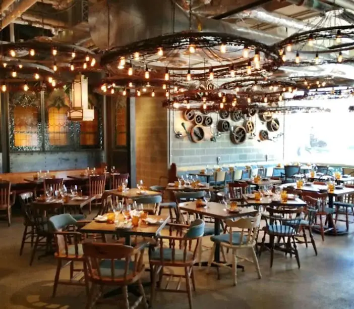 interior of Taverna Mercatto italian restaurant toronto