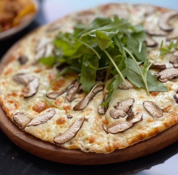 mushroom pizza at 33 Blue Room western food pj