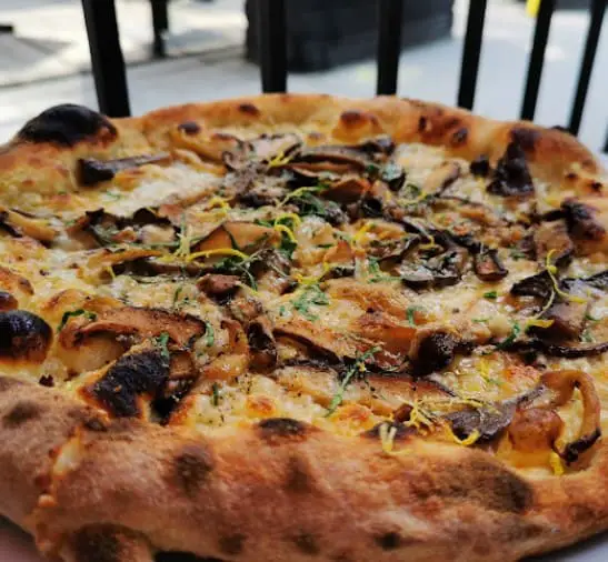 mushroom pizza from La Fenice