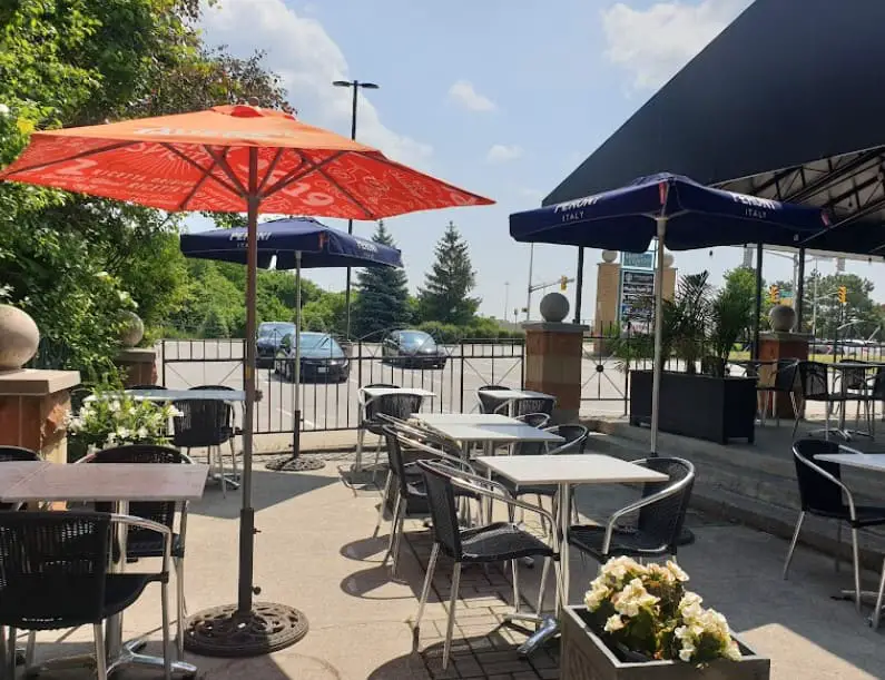 outdoor seat of IL FORNELLO italian restaurant oakville