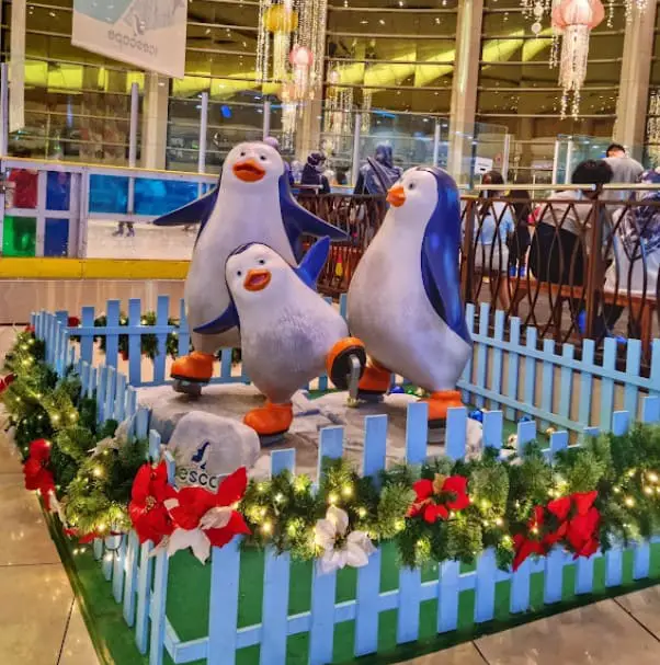 penguin statue in Icescape Ice Rink
