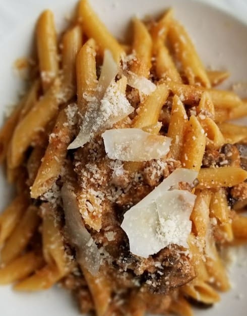 penne served at Sorsi e Morsi italian restaurant etobicoke