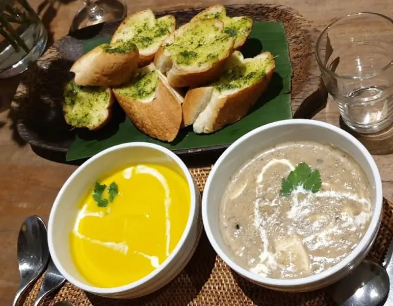 pumpkin soup and clam chowder are some delicious bangsar food available at Huck's Cafe