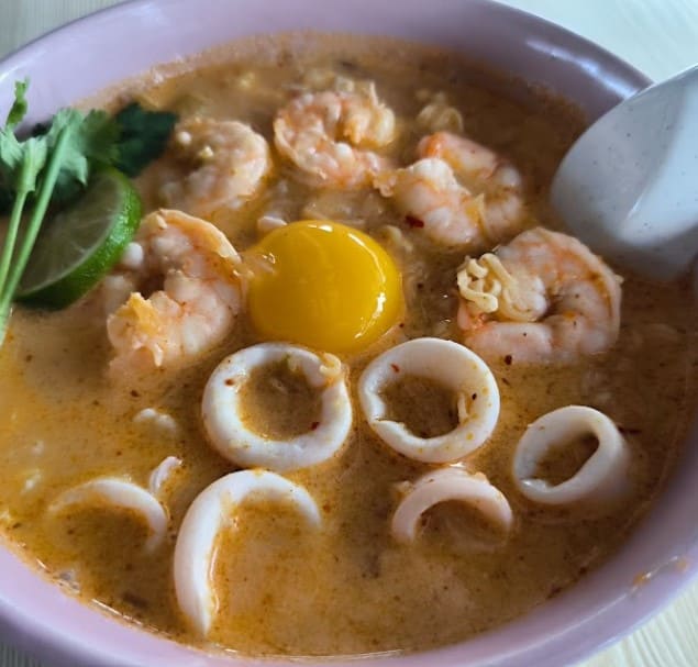 seafood thai noodle from Thai Street Food
