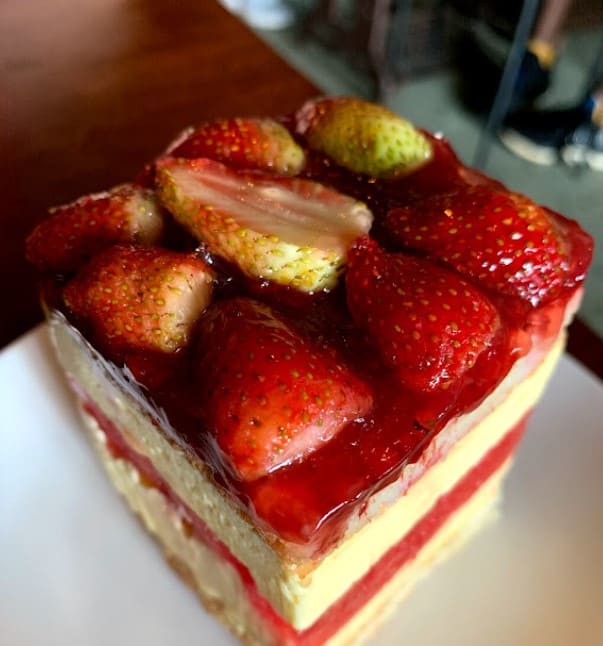 strawberry cake at Rekindle