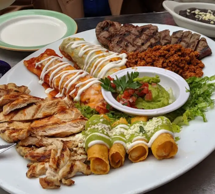 tacos and grilled meat of Mariachi's Restaurant Mexican Cuisine