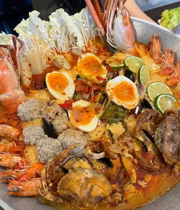 thai seafood hotpot from Pim's & the Rama