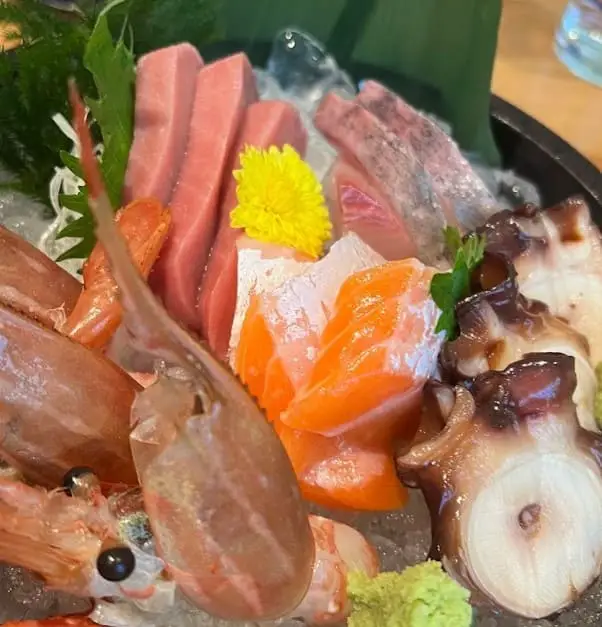 fresh raw seafood from TENMAYA japanese restaurant in bangsar