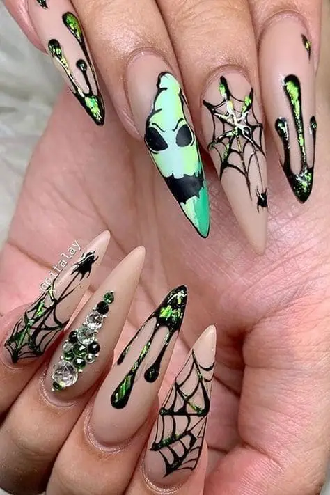 green horror halloween nail art