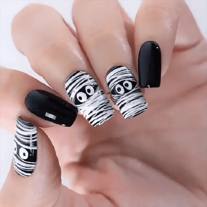 mummy halloween nail art