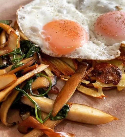 oyster king mushroom and eggs by trois