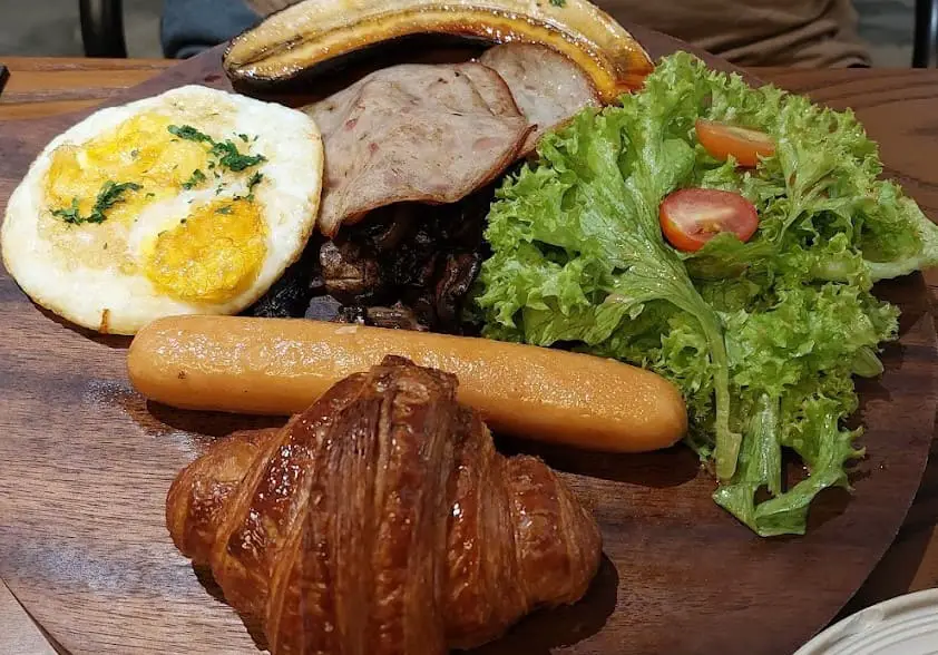 breakfast set from Oui Bakehouse & Cafe