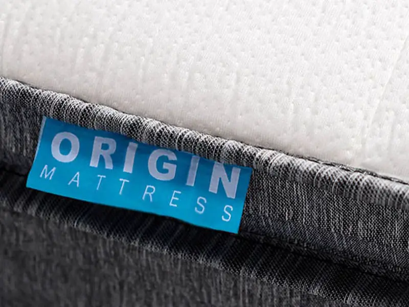 close up origin hybrid mattress label thumbnail